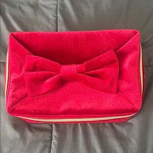 Estée Lauder Velvet Bow Train Case Holiday 2024